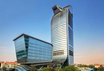 Rosewood Phnom Penh allows 18 year olds to book a room