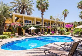 El Encanto Inn & Suites allows 18 year olds to book a room