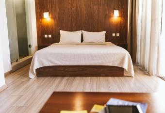 Du Lac has Balcony rooms