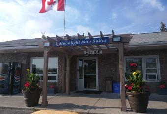 Moonlight Inn and Suites Sudbury allows 18 year olds to book a room