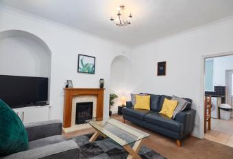 The Comfortable Cottage of The Dales allows 18 year olds to book a room