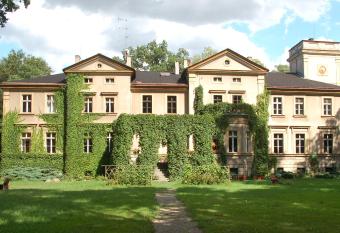 Pa  ac Babor  wko allows 18 year olds to book a room