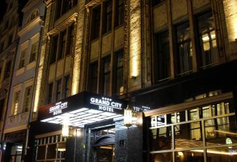 Hotel Grand City Wroc  aw allows 18 year olds to book a room