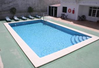 Hostal Pinar allows 18 year olds to book a room