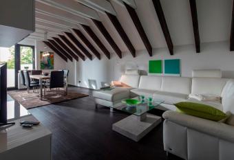 WK - Suite has Balcony rooms