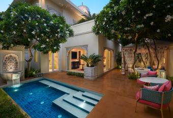 The Leela Palace Jaipur has rooms with a private hot tub