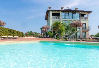 Bertoletta Village Apartments has Balcony rooms