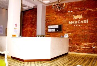 Hotel Med Centro - Marcari allows 18 year olds to book a room