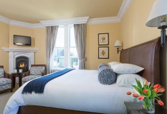 West Cliff Inn, A Four Sisters Inn has Balcony rooms