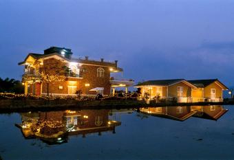 Rainbow Garden B&B has Balcony rooms