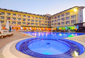 Pine House has Balcony rooms