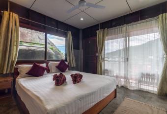 Kanya Cozy Bungalows Kata has Balcony rooms