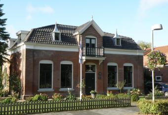 B & B Eindelinge allows 18 year olds to book a room