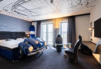 V8 Hotel K  ln at MOTORWORLD allows 18 year olds to book a room