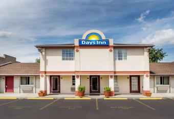 Days Inn by Wyndham Tucson City Center has Smoking rooms
