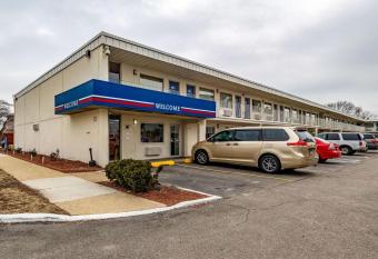 Motel 6 Joliet I-80 has Smoking rooms