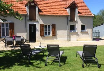 GITE DE FRANCE  has Balcony rooms