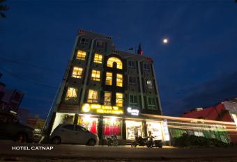Hotel Catnap has Smoking rooms