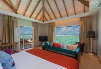 Cinnamon Dhonveli Maldives has rooms with a private hot tub