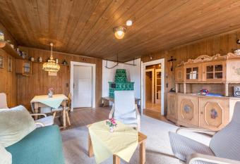 Haus L  weneck has Balcony rooms