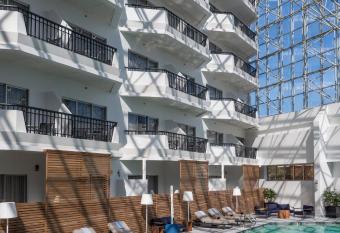 Hilton Boston/Woburn has Balcony rooms