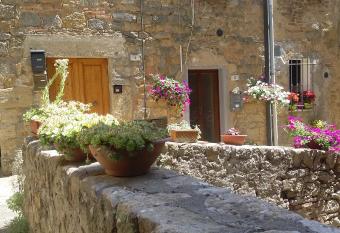 Poggetto Quattro has Smoking rooms