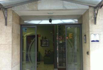 Hotel Gijon allows 18 year olds to book a room