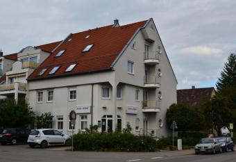 Hotel M  rike allows 18 year olds to book a room