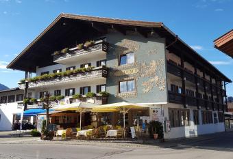 Hotel L  wen has Balcony rooms