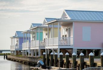 Key West Cottages has Balcony rooms