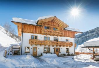 Hinterfischbachhof has Balcony rooms