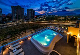 Hotel Carlos I has Balcony rooms