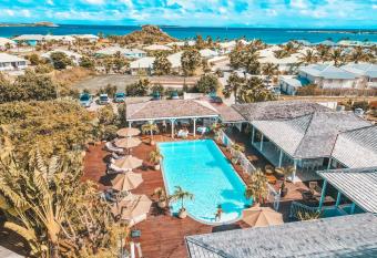 Hotel La Plantation allows 18 year olds to book a room