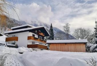 Haus Tisch allows 18 year olds to book a room