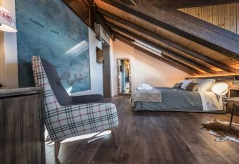 Hotel Boutique La Neu allows 18 year olds to book a room