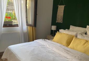 Casa Di Famiglia has Balcony rooms