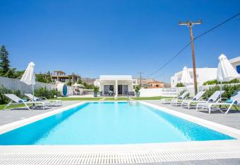 White Passion has Balcony rooms