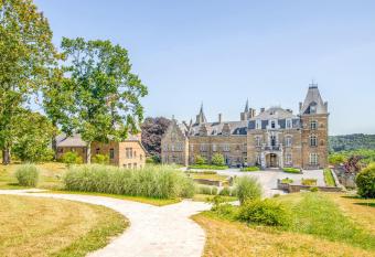 Domaine de Ronchinne - Ch  teau et Ecuries has Balcony rooms