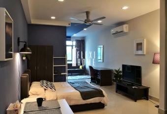 9am-5pm, SAME DAY CHECK IN AND CHECK OUT, Work From Home, Shaftsbury-Cyberjaya, Comfy Home by Flexihome-MY allows 18 year olds to book a room