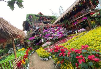 Khamy Riverside Villa allows 18 year olds to book a room