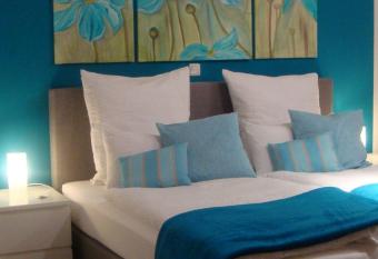 Hotel Flower Power allows 18 year olds to book a room