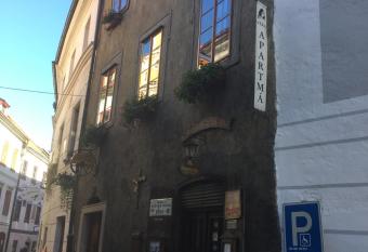 Apartm  n Verona has Balcony rooms