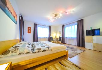 Privatzimmer Haus Erika has Balcony rooms