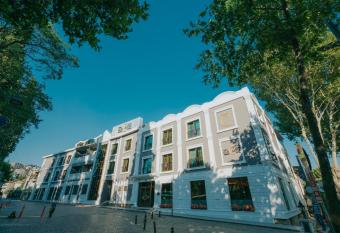 Ener Old Castle Resort Hotel has Balcony rooms