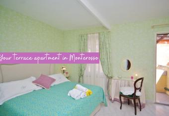 Levre de Cuppi allows 18 year olds to book a room