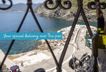 Venteg   Sea View Apartment allows 18 year olds to book a room