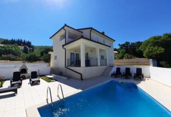 Villa Smilje YourCroatiaHoliday has Balcony rooms