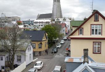 I  unn Apartments by Heimaleiga allows 18 year olds to book a room