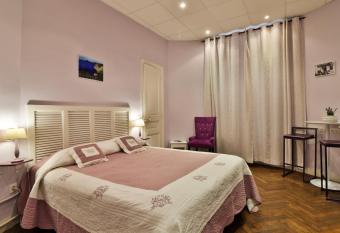 Hotel Victor Hugo Nice allows 18 year olds to book a room