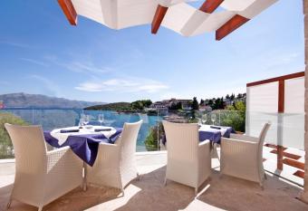 Hotel Korsal has Balcony rooms